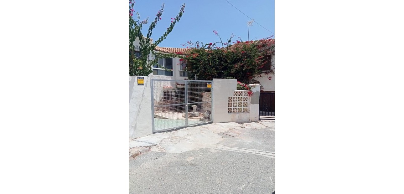 Sale - Semi -
Orihuela Costa - Punta Prima