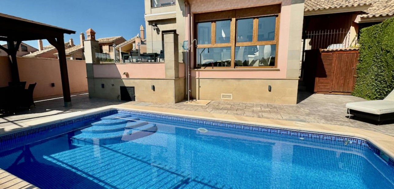 Sale - Villa -
Algorfa - La Finca Golf Resort