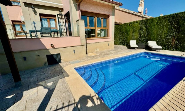 Sale - Villa -
Algorfa - La Finca Golf Resort