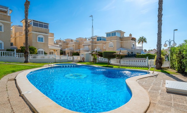 Sale - Villa -
Orihuela - Los Altos