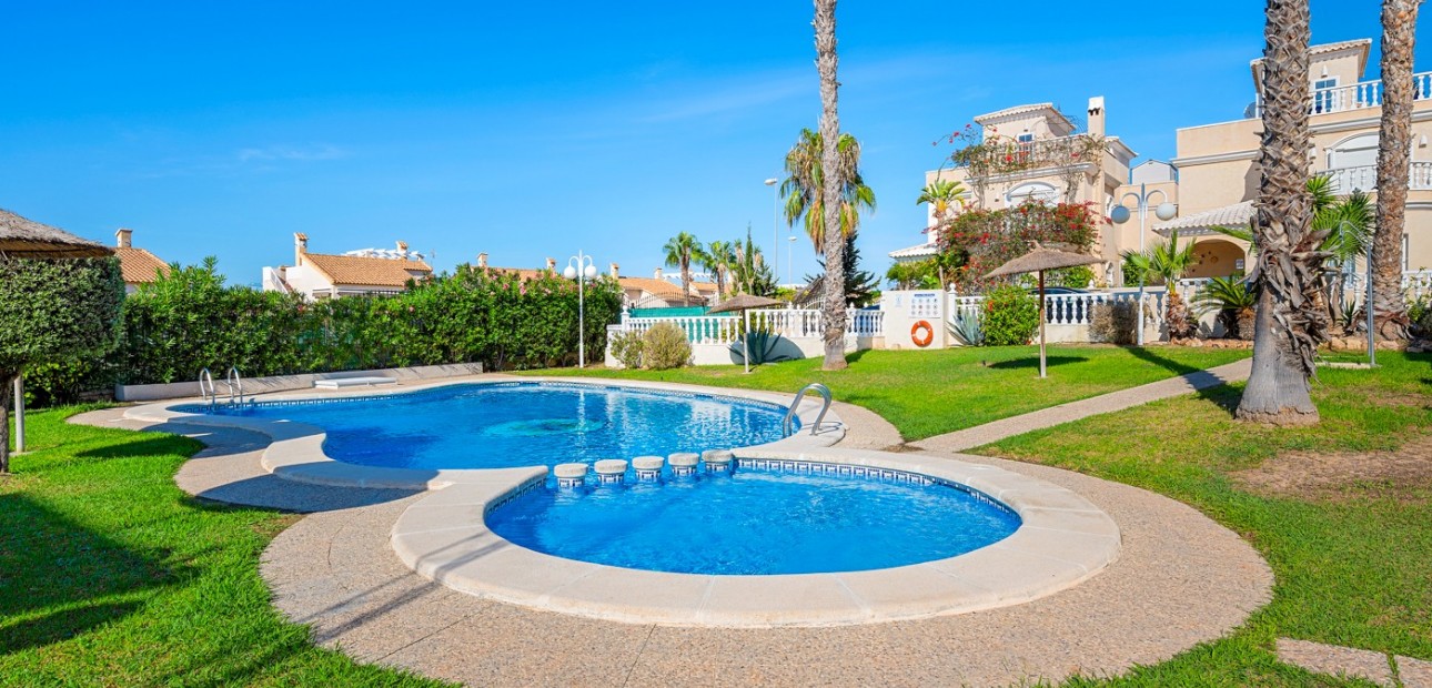 Venta - Villa -
Orihuela - Los Altos