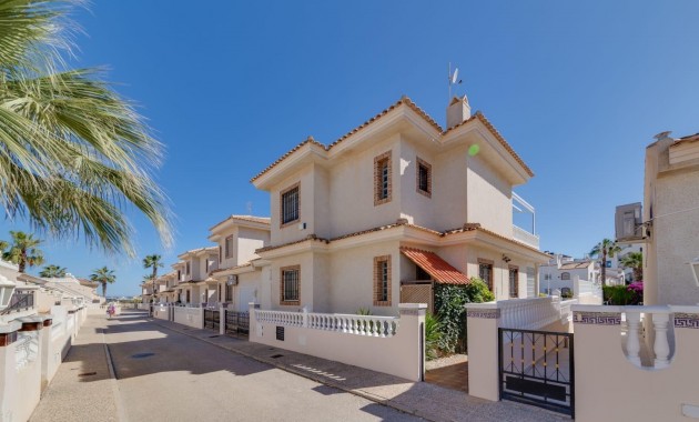 Herverkoop - Villa -
Orihuela Costa - Los Dolses