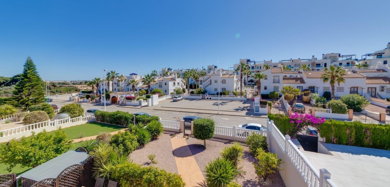 Herverkoop - Villa -
Orihuela Costa - Los Dolses