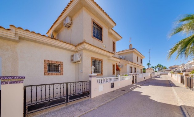 Sale - Villa -
Orihuela Costa - Los Dolses