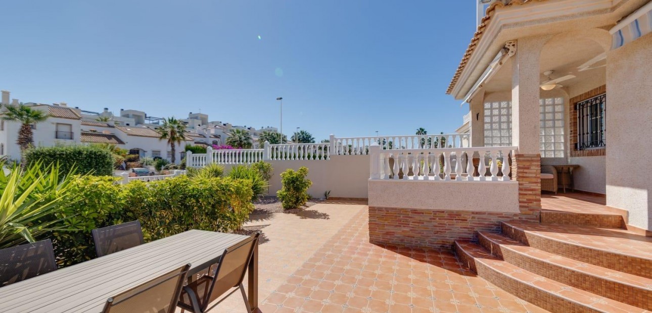 Herverkoop - Villa -
Orihuela Costa - Los Dolses