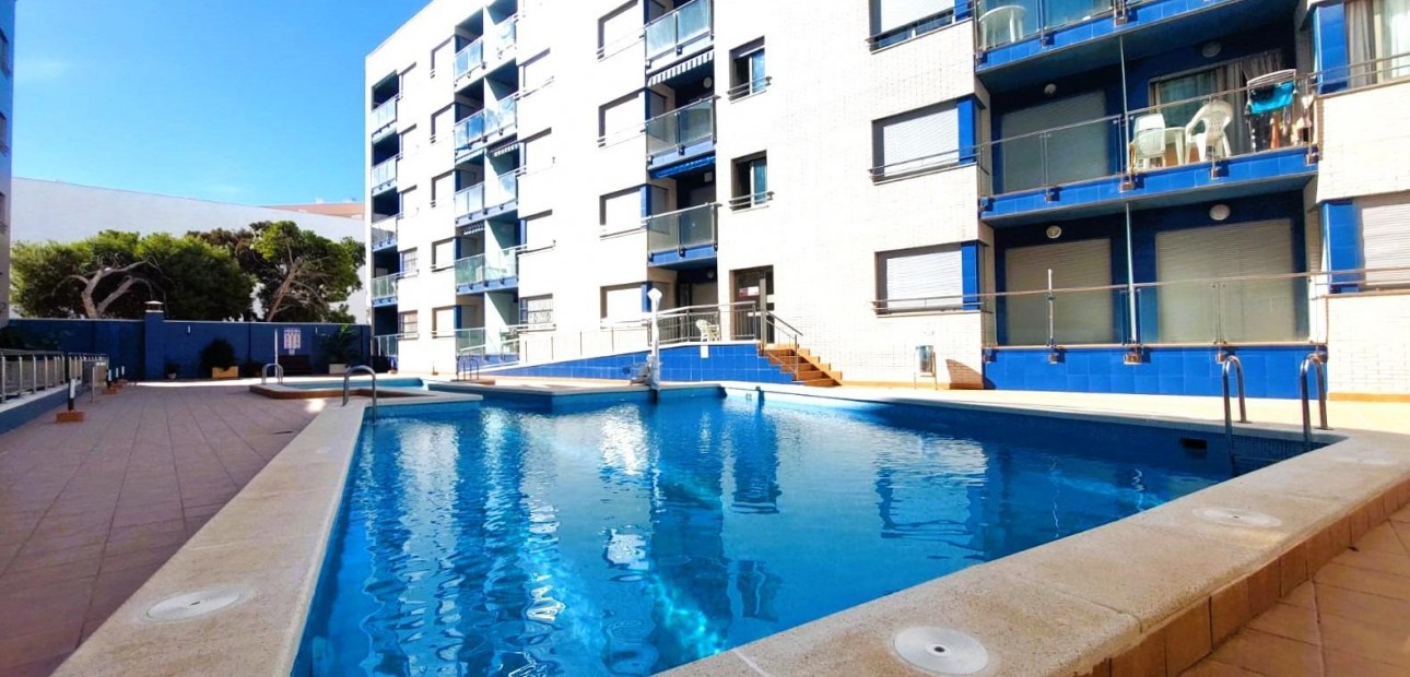 Sale - Apartment / flat -
Torrevieja - Playa del Cura