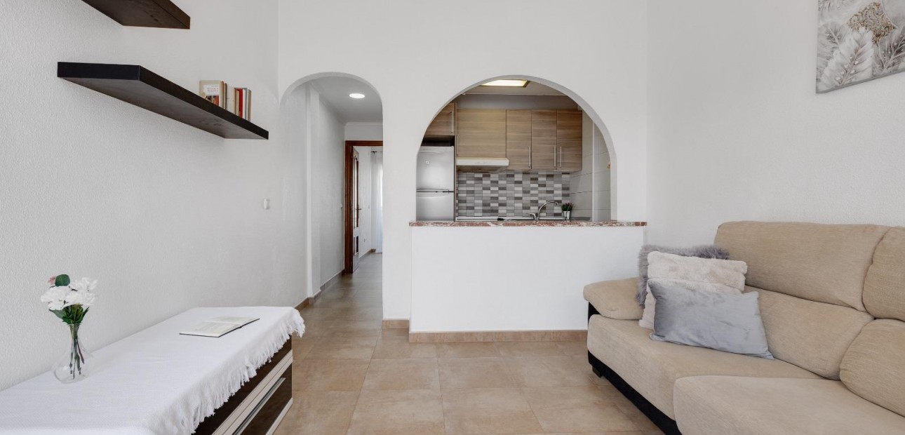 Sale - Bungalow -
Torrevieja - Los Frutales