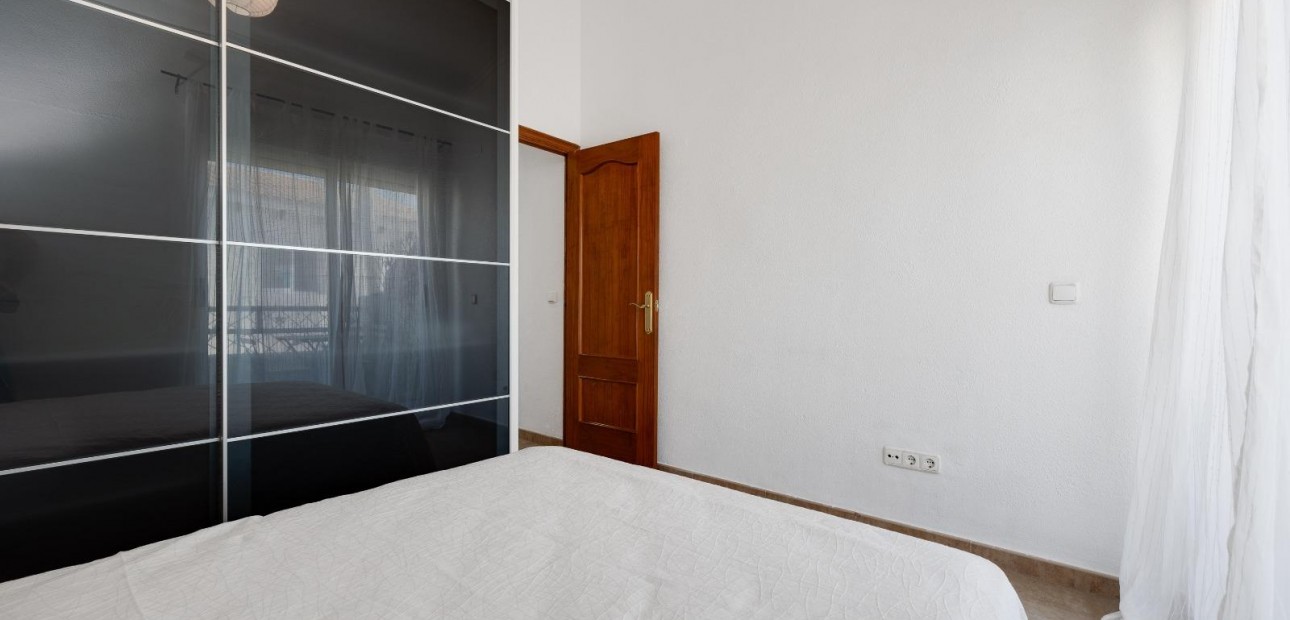 Sale - Bungalow -
Torrevieja - Los Frutales