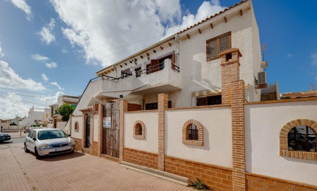 Sale - Bungalow -
Torrevieja - Los Frutales