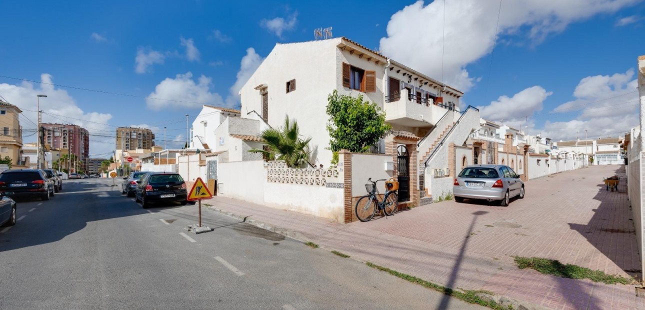 Venta - Bungalow -
Torrevieja - Los Frutales