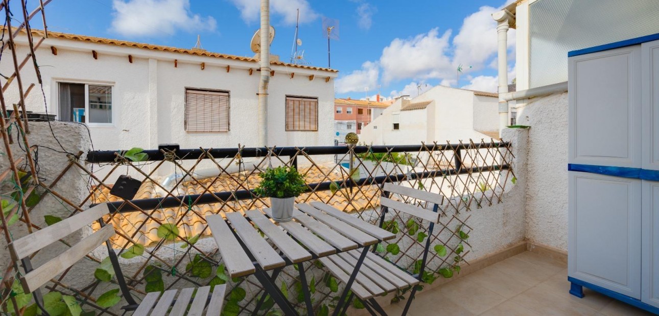 Sale - Bungalow -
Torrevieja - Los Frutales