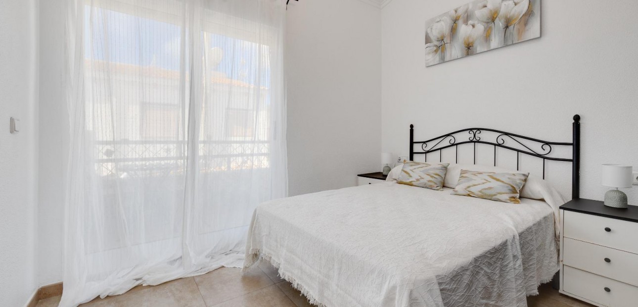 Sale - Bungalow -
Torrevieja - Los Frutales