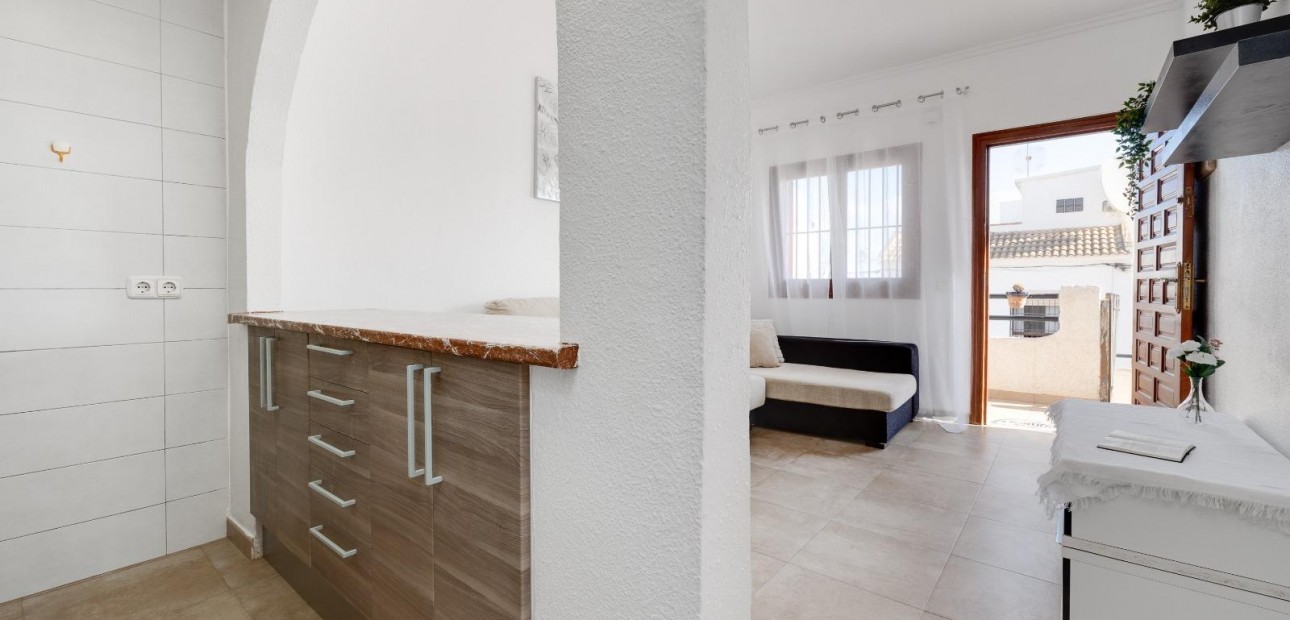 Sale - Bungalow -
Torrevieja - Los Frutales