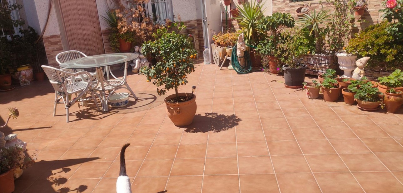 Herverkoop - Flat -
Orihuela Costa - Campoamor