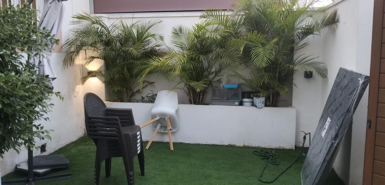 Sale - Terraced house -
Torrevieja - Torretas