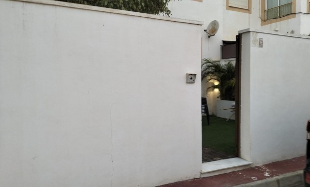 Sale - Terraced house -
Torrevieja - Torretas