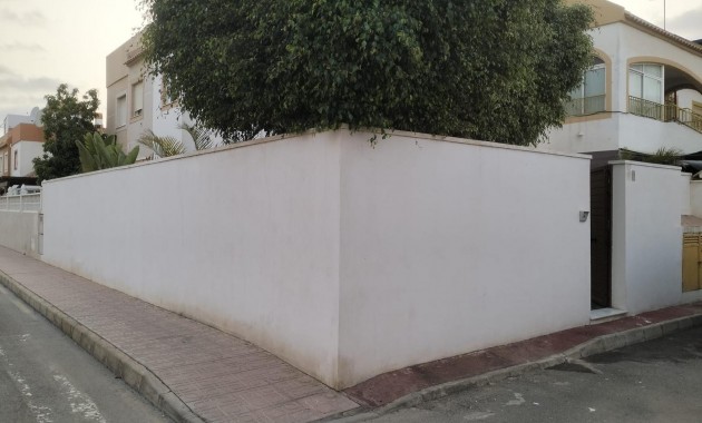 Sale - Terraced house -
Torrevieja - Torretas