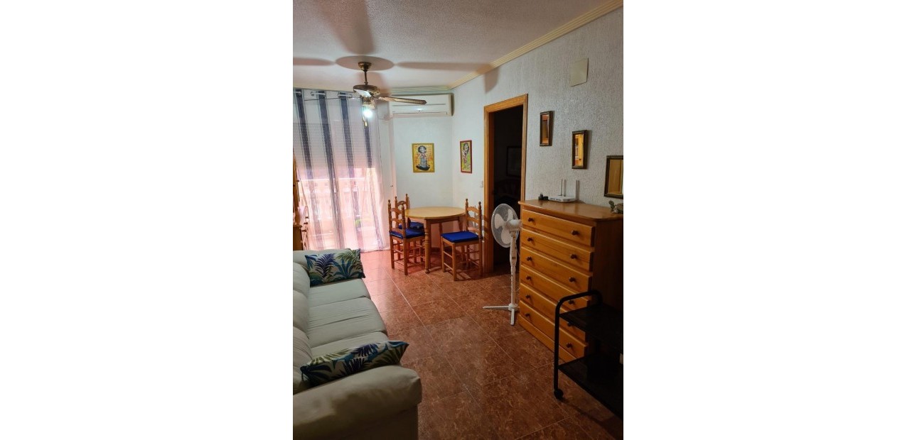 Venta - Apartamento / piso -
Torrevieja - Playa del cura