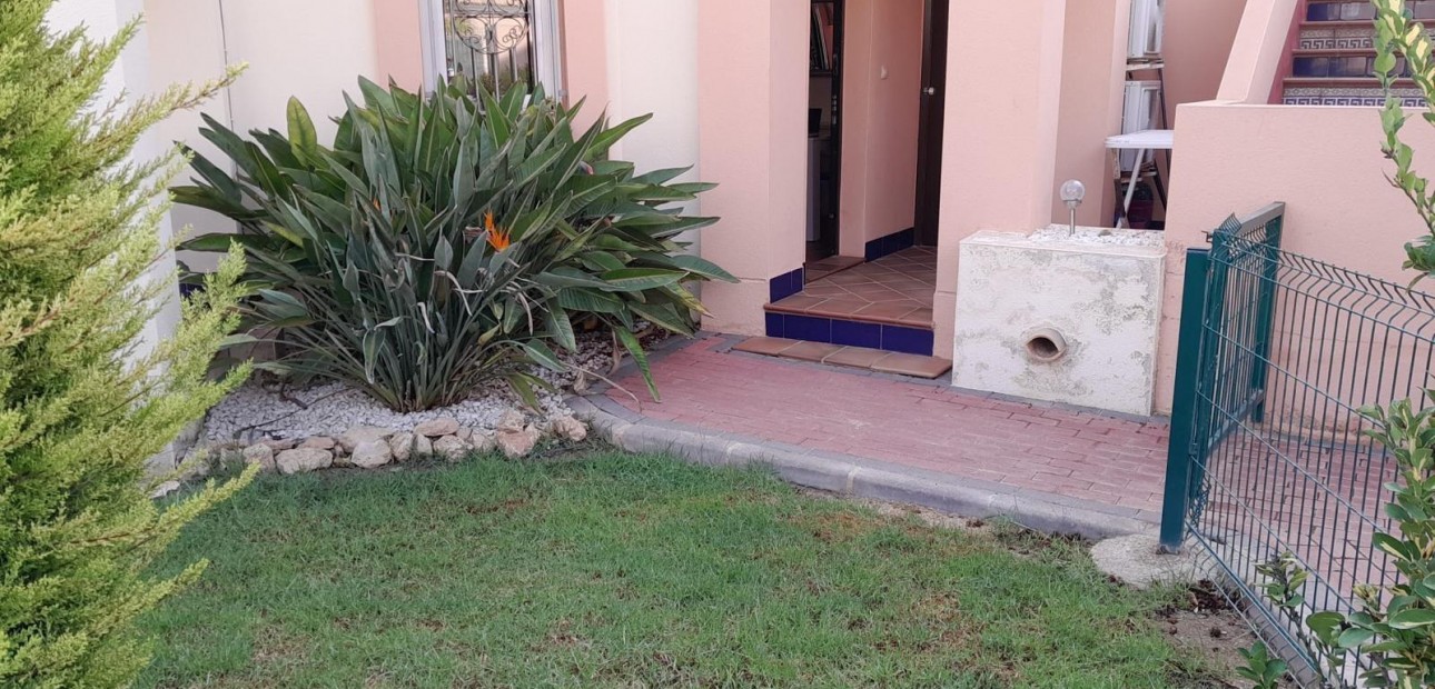 Venta - Bungalow -
Torrevieja - Los altos