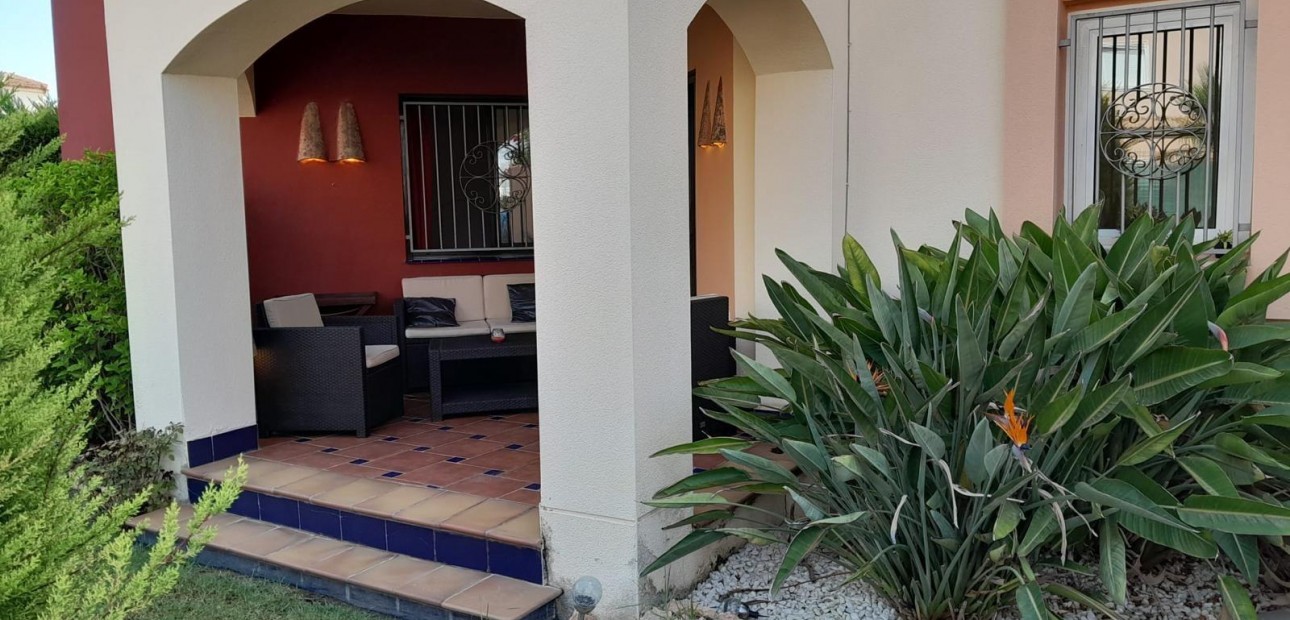 Sale - Bungalow -
Torrevieja - Los altos