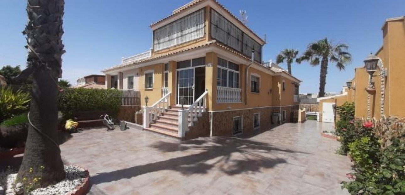 Venta - Villa -
Torrevieja - Aguas nuevas 1