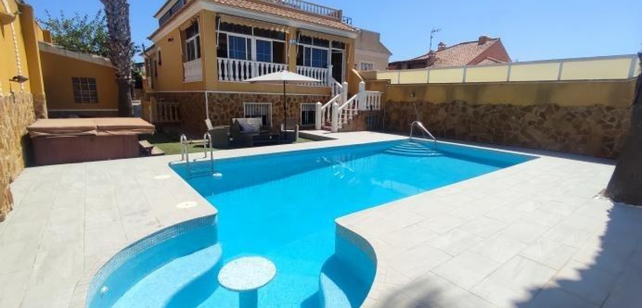 Venta - Villa -
Torrevieja - Aguas nuevas 1