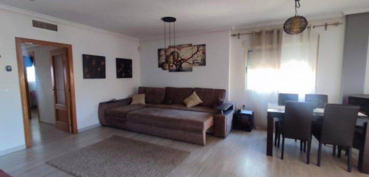 Herverkoop - Villa -
Torrevieja - Aguas nuevas 1