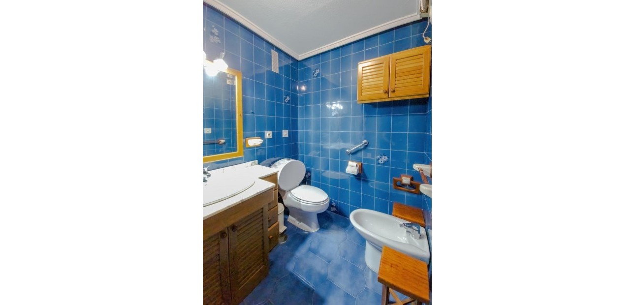 Sale - Apartment / flat -
Torrevieja - Puerto