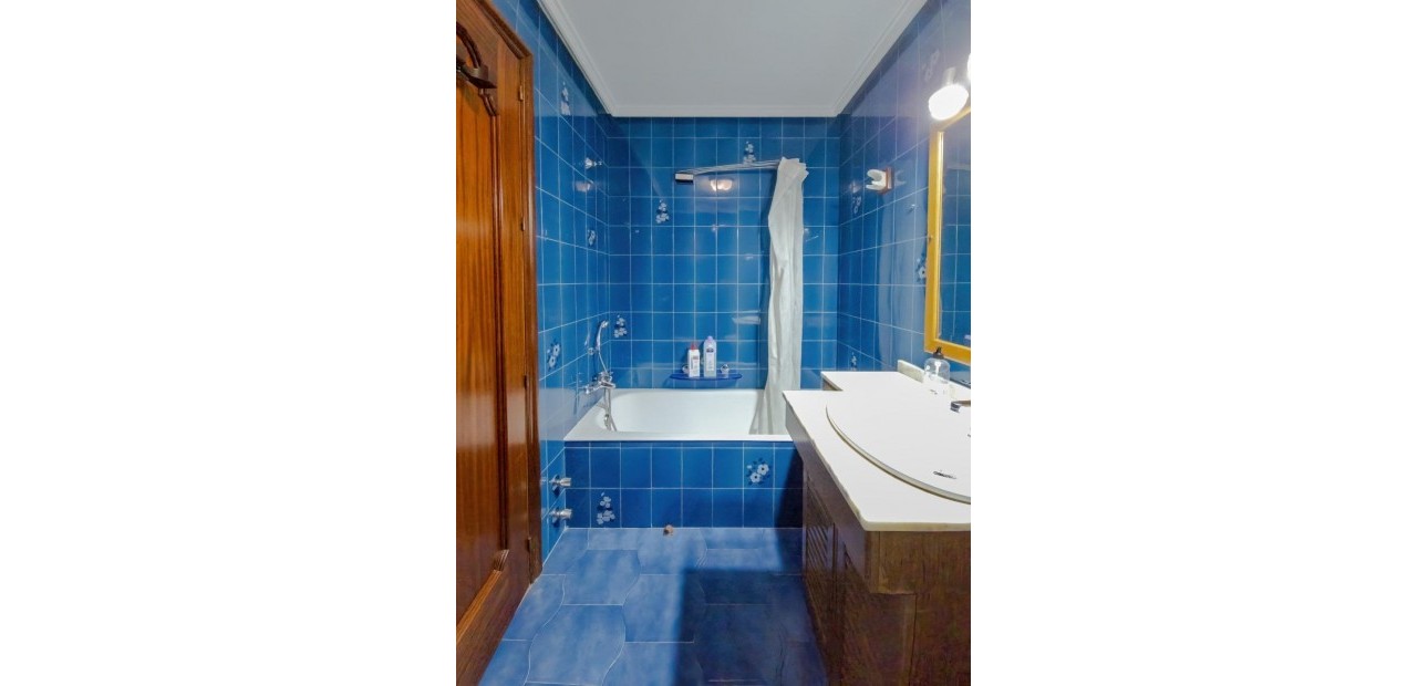 Sale - Apartment / flat -
Torrevieja - Puerto