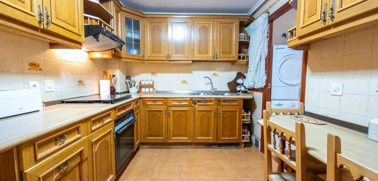 Sale - Apartment / flat -
Torrevieja - Puerto