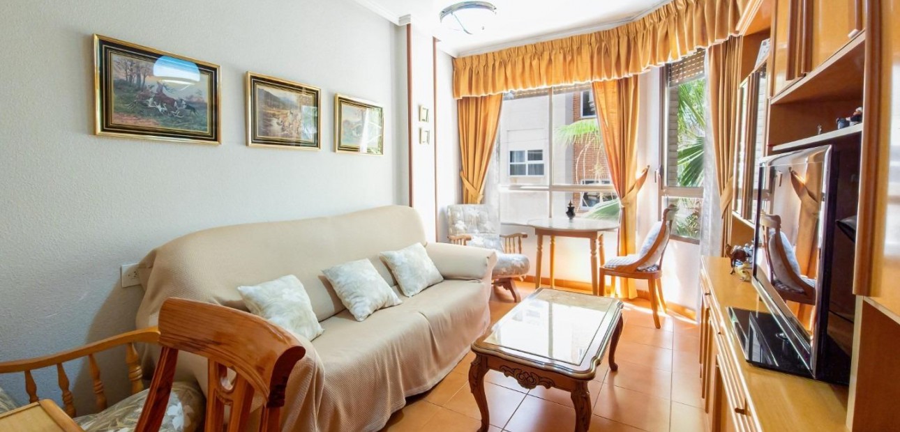 Herverkoop - Appartement / flat -
Torrevieja - Puerto