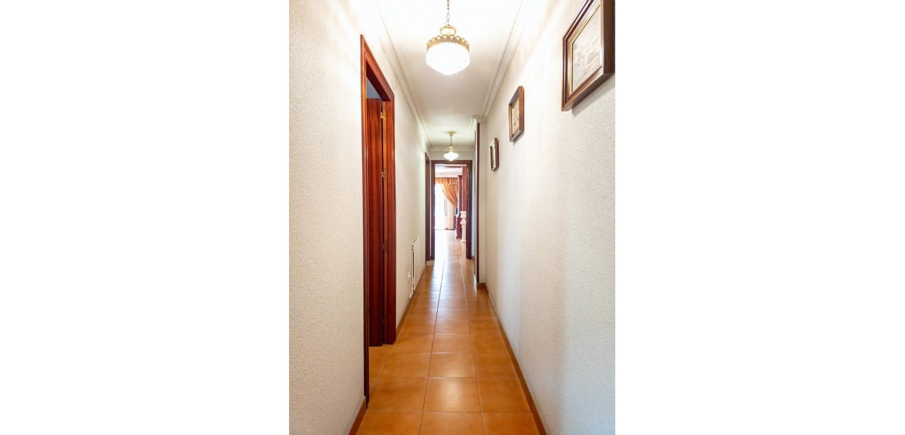 Sale - Apartment / flat -
Torrevieja - Puerto