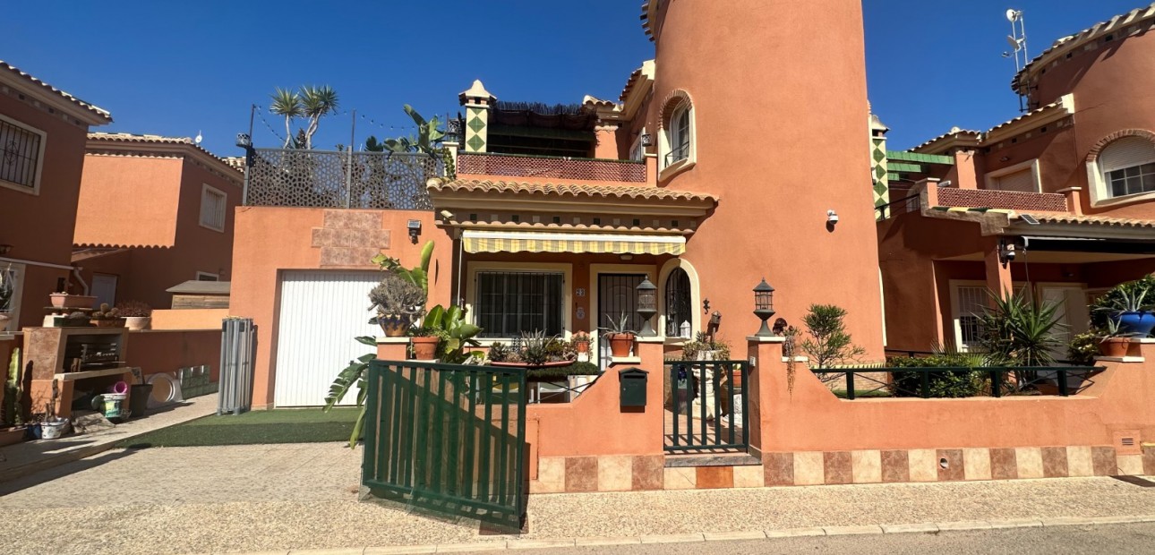 Sale - Villa -
Orihuela - Playa Flamenca