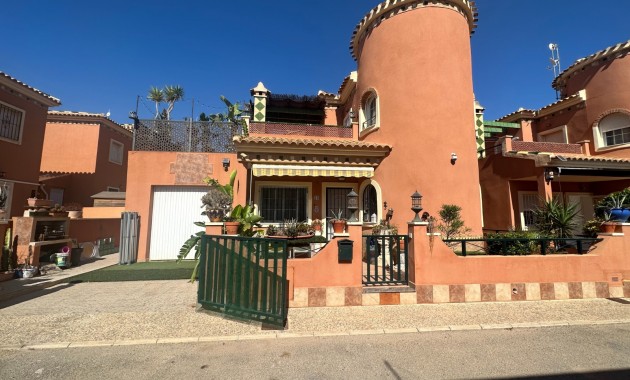 Herverkoop - Villa -
Orihuela - Playa Flamenca