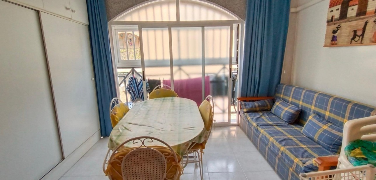 Venta - Apartamento / piso -
Torrevieja - Playa del cura