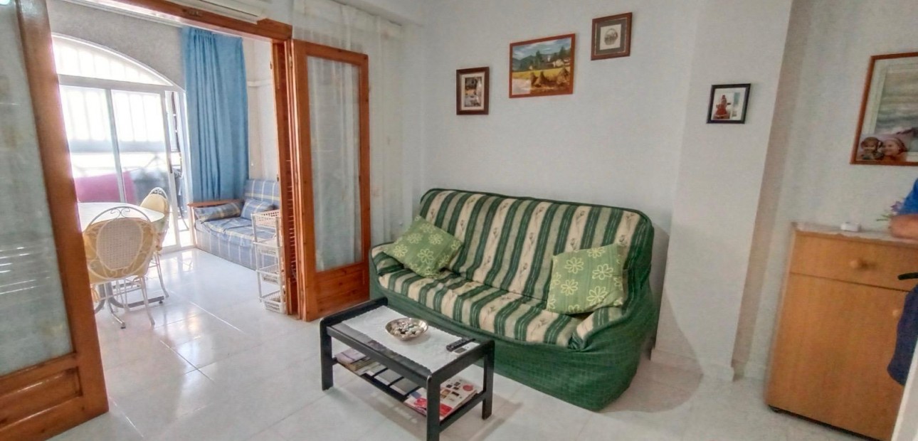 Venta - Apartamento / piso -
Torrevieja - Playa del cura