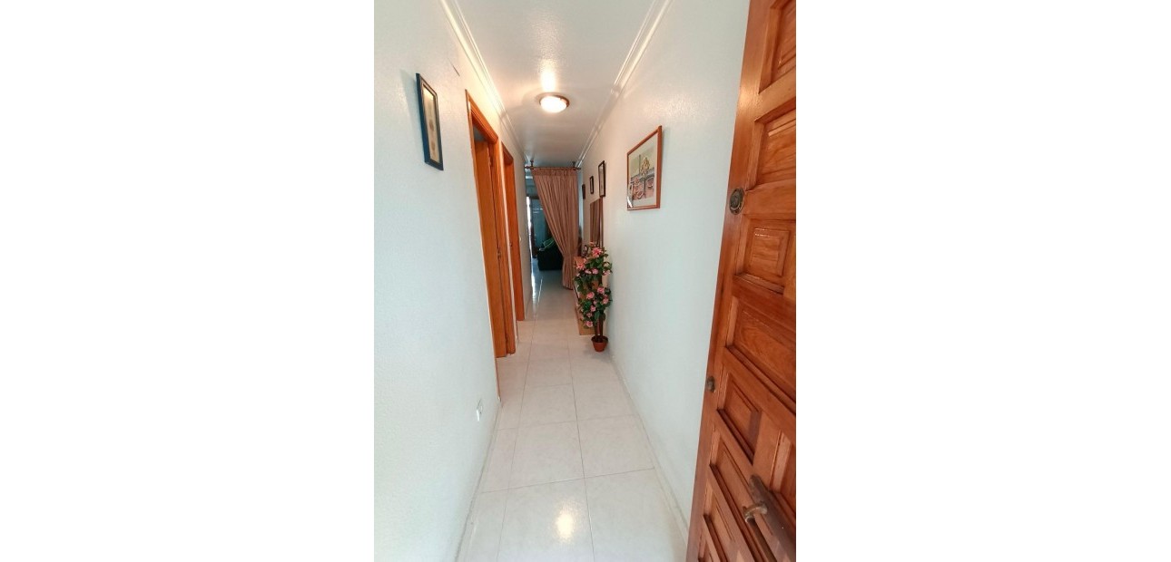 Sale - Apartment / flat -
Torrevieja - Playa del cura