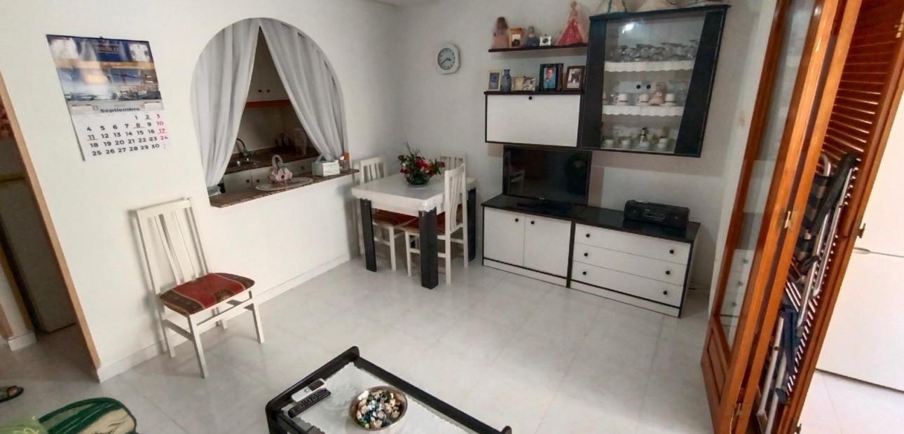 Sale - Apartment / flat -
Torrevieja - Playa del cura