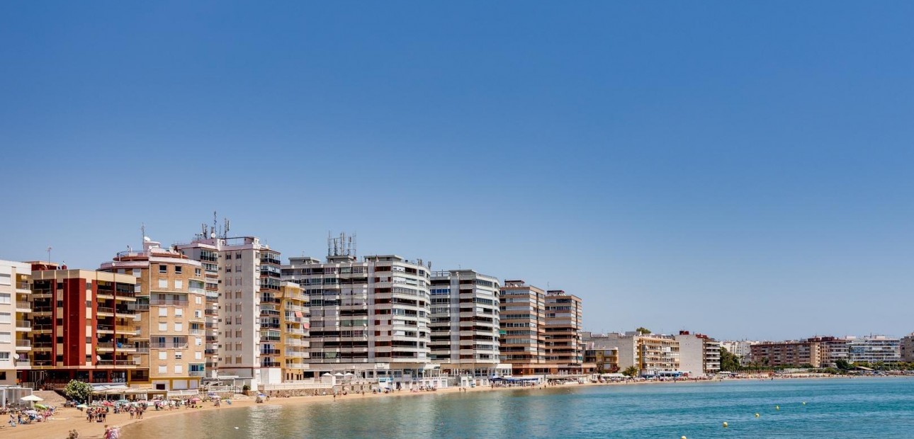 Sale - Apartment / flat -
Torrevieja - Acequion