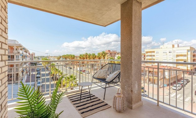 Sale - Apartment / flat -
Torrevieja - Playa de los Naufragos