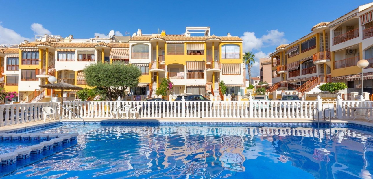 Sale - Apartment / flat -
Torrevieja - Torreblanca