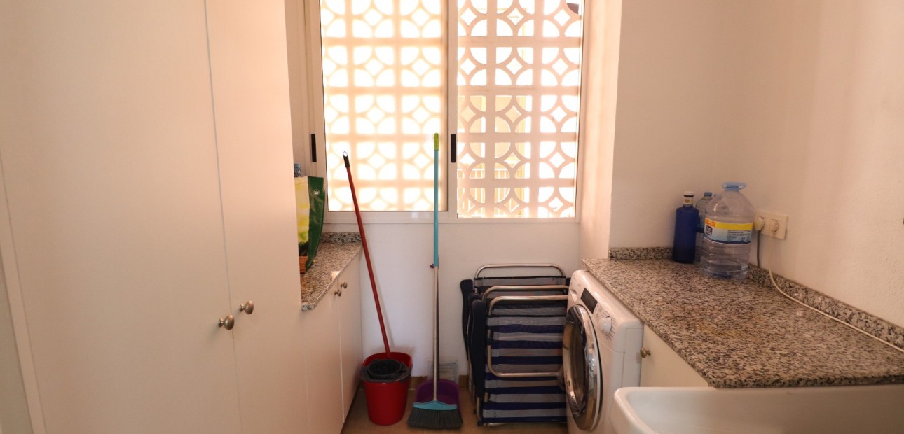 Sale - Apartment / flat -
Torrevieja - Playa Del Cura