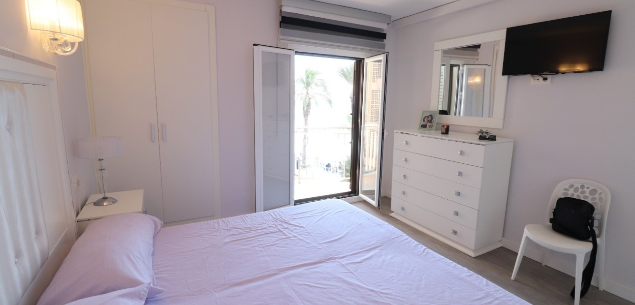 Venta - Apartamento / piso -
Torrevieja - Playa Del Cura