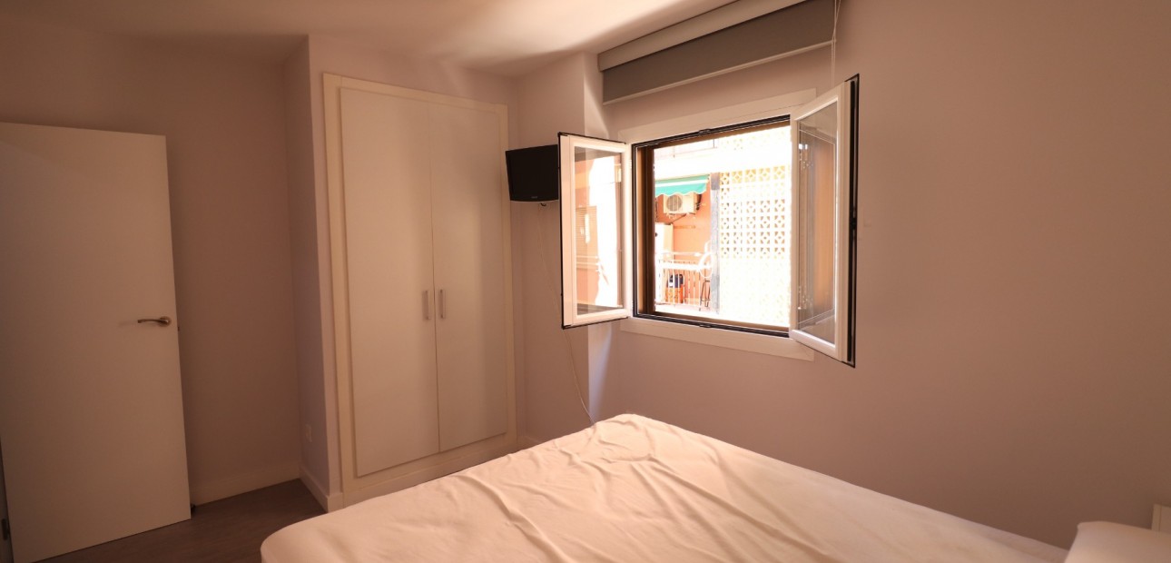 Venta - Apartamento / piso -
Torrevieja - Playa Del Cura