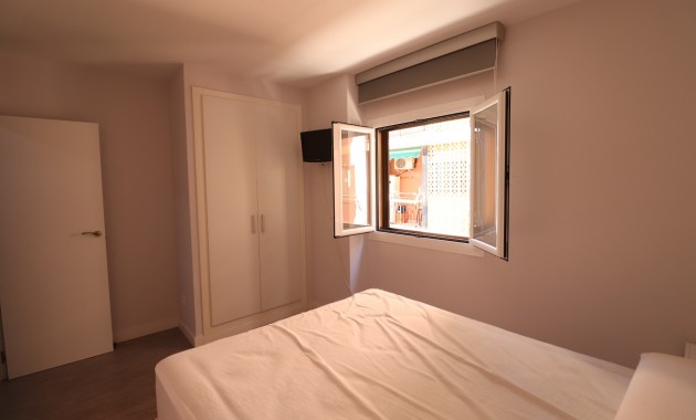 Venta - Apartamento / piso -
Torrevieja - Playa Del Cura