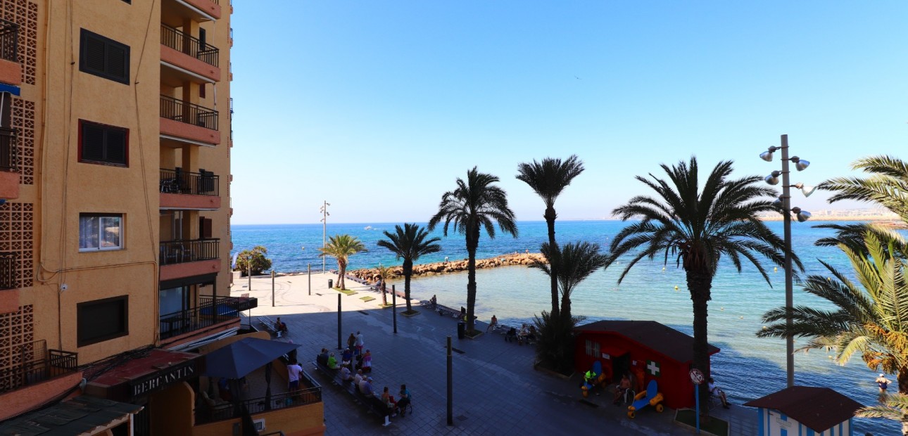 Herverkoop - Appartement / flat -
Torrevieja - Playa Del Cura