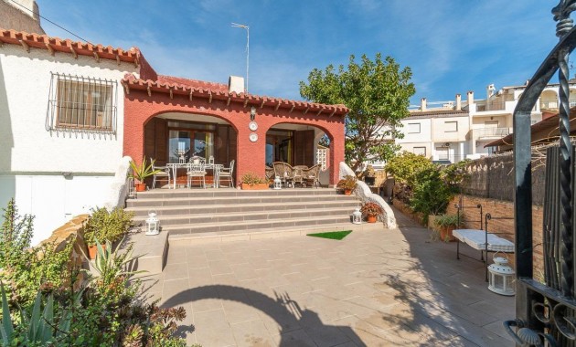 Herverkoop - Villa -
Orihuela Costa - Punta Prima