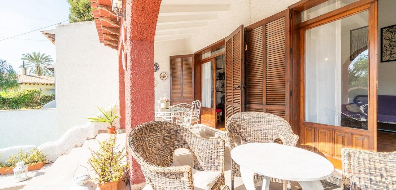 Sale - Villa -
Orihuela Costa - Punta Prima