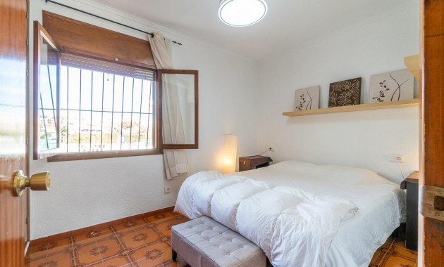 Sale - Villa -
Orihuela Costa - Punta Prima