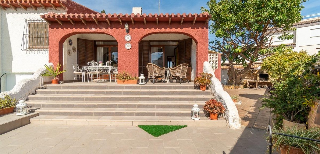 Venta - Villa -
Orihuela Costa - Punta Prima